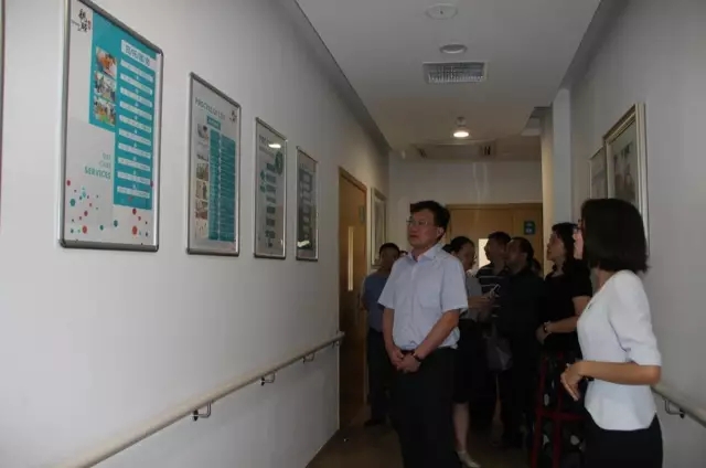 百色市卫计委领导一行至亲睦家参观考察